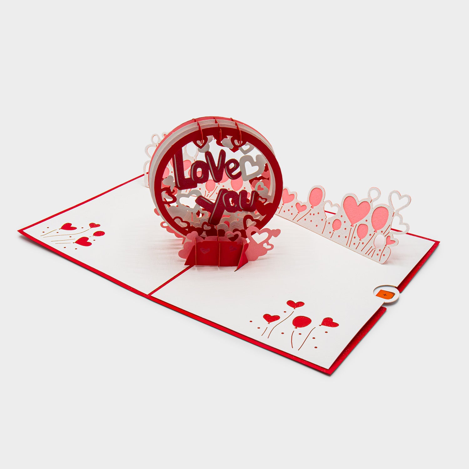 3D Pop-Up Karte mit „Love You“-Schriftzug und Herzen ohne Briefumschlag, liebevoll gestaltet und detailreich verarbeitet.
