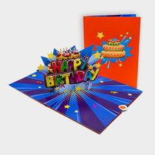 Aufgeklappte 3D Pop-Up Karte mit buntem „Happy Birthday“-Schriftzug und Geburtstagstorte, daneben die zugeklappte Karte mit Torten-Motiv auf orangefarbenem Cover.